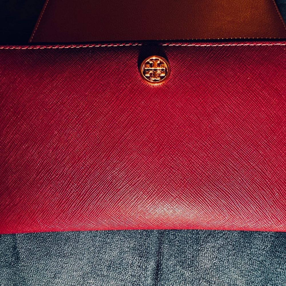 Tory Burch wallet